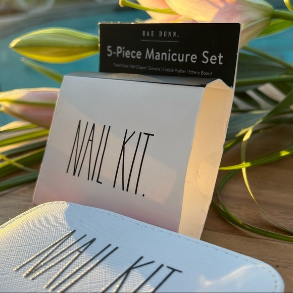 Rae Dunn NEW Manicure Set 5 Piece NAIL KIT White Pink Black - Picture 9 of 11
